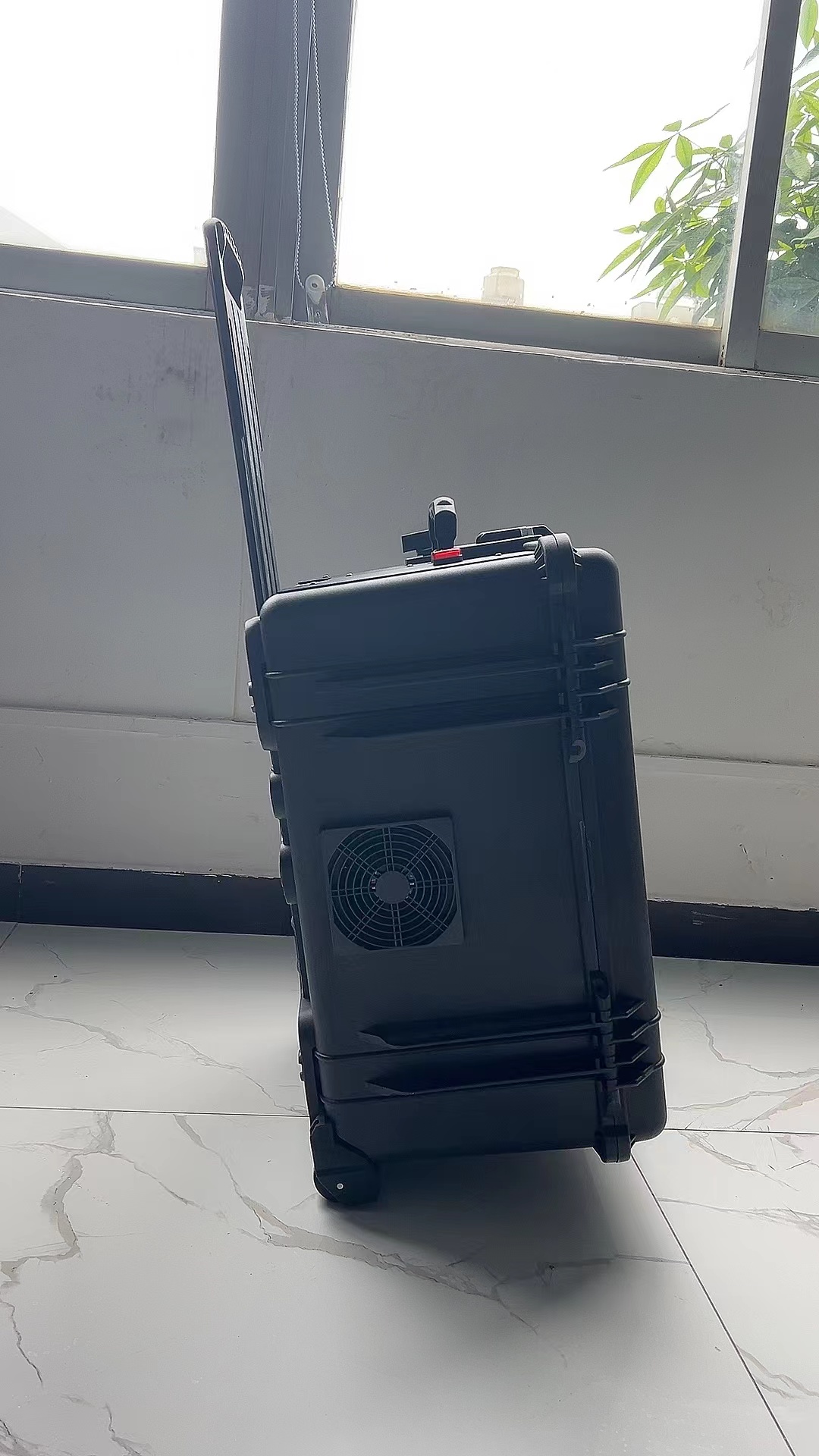 广南手拉箱型移动通信干扰器
